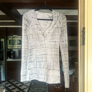 Phanuel Activewear Warm Long Sleeve Top with hood and front pouch